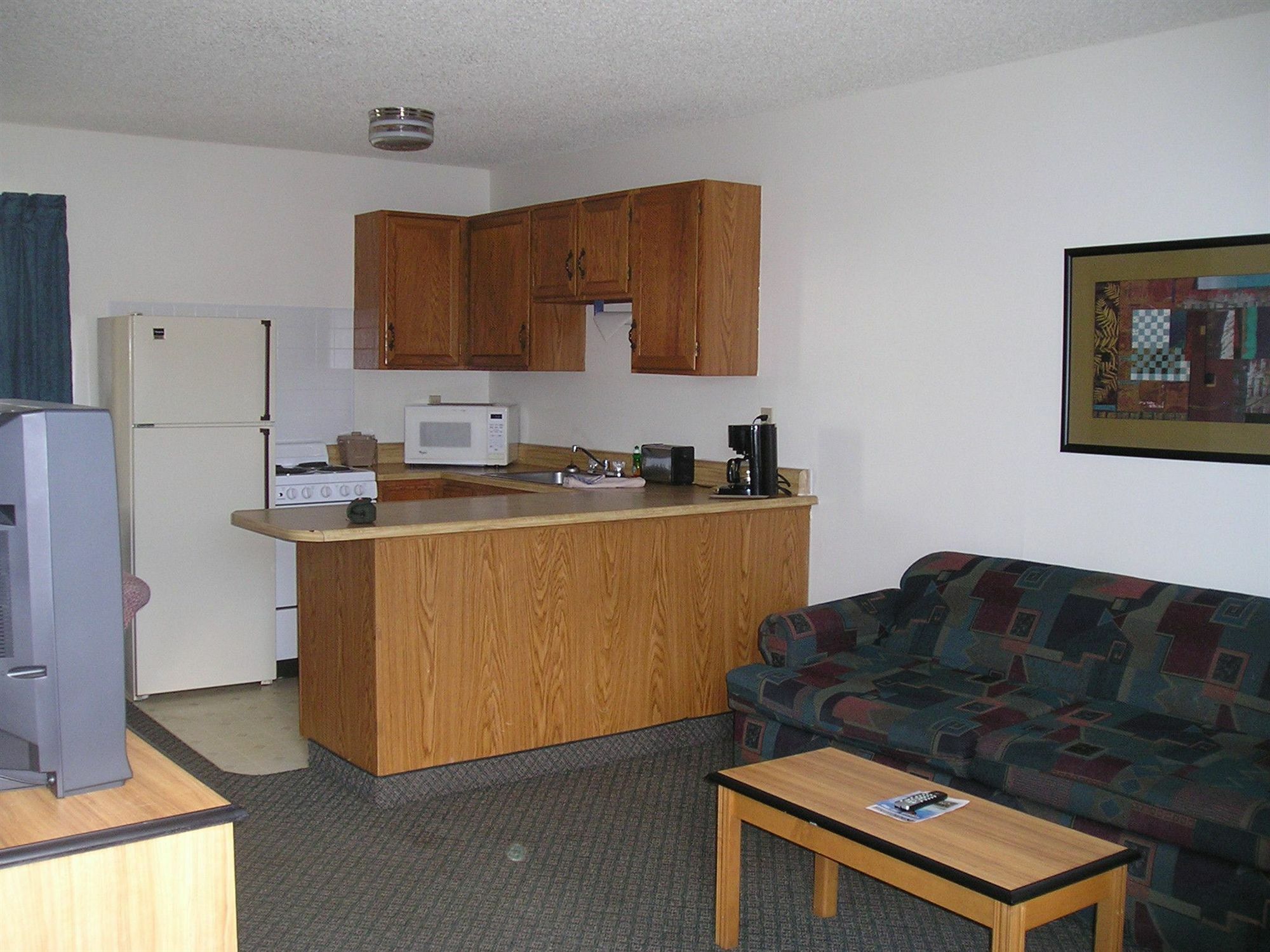 Travelodge By Wyndham Colorado Springs Airport - Peterson Sfb Room photo